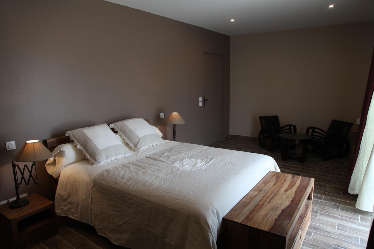 Le Miroir Des Etoiles Bed & Breakfast Pomport Room photo