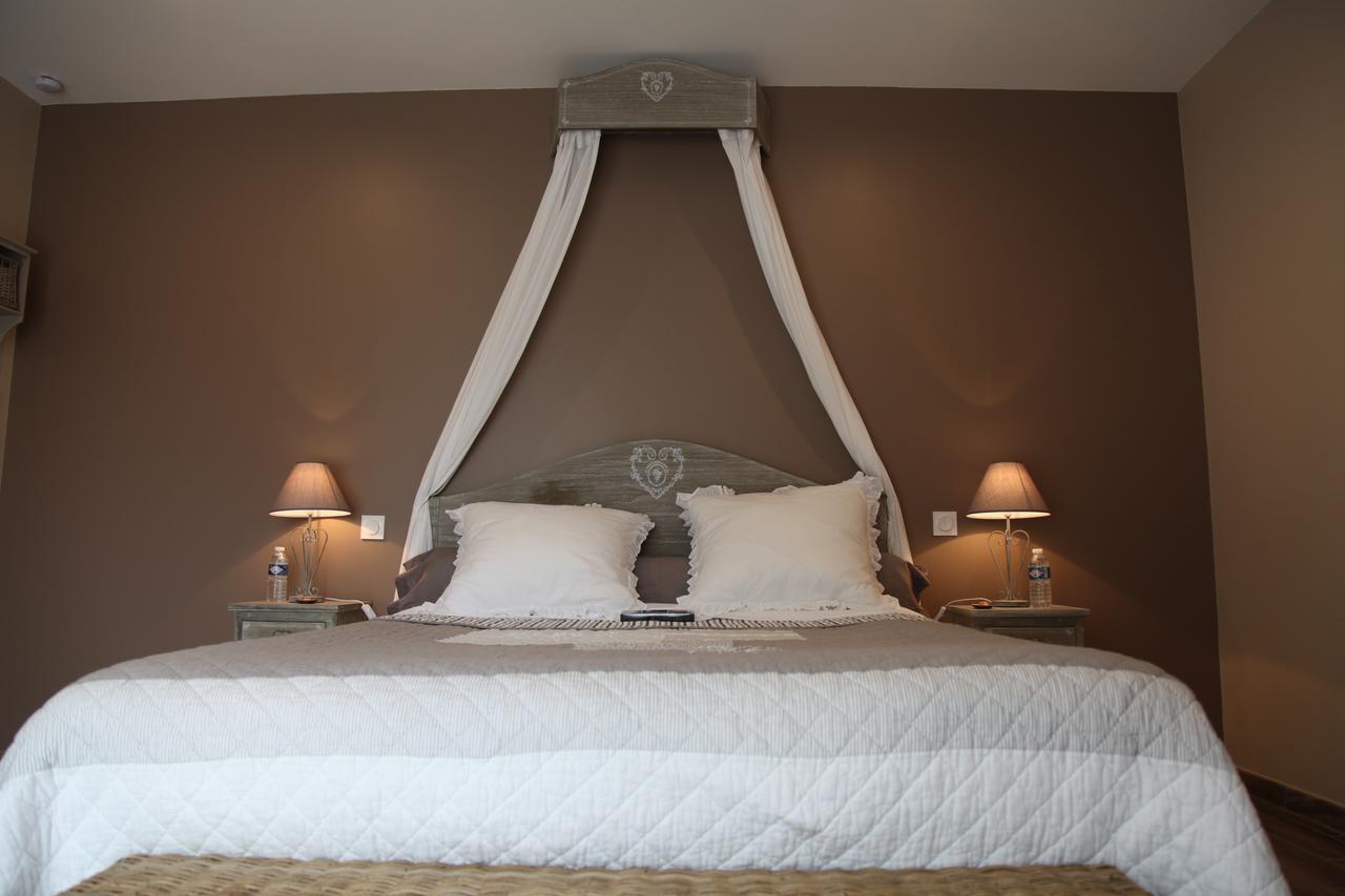Le Miroir Des Etoiles Bed & Breakfast Pomport Room photo